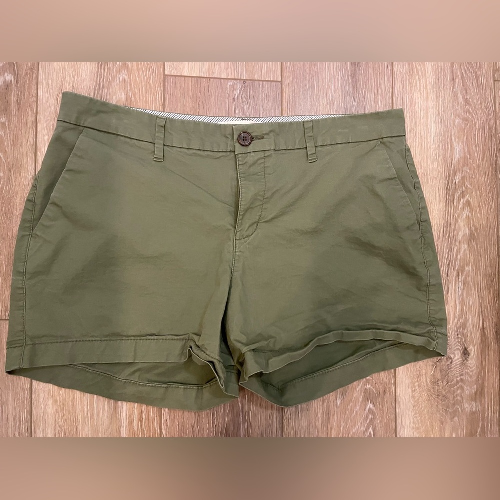 3 pairs of old navy shorts